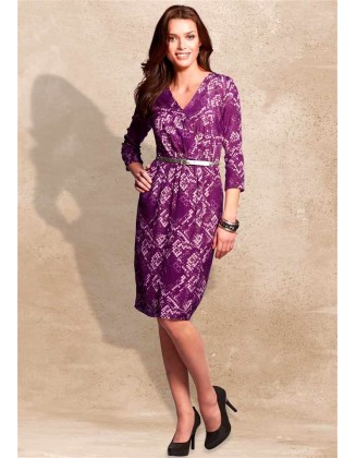 Stilinga violetinė suknelė